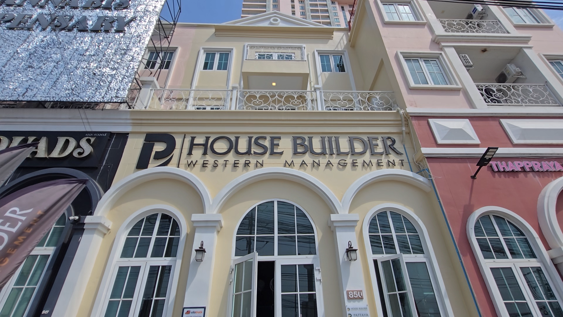 Sequence 06.00 00 10 05.still003